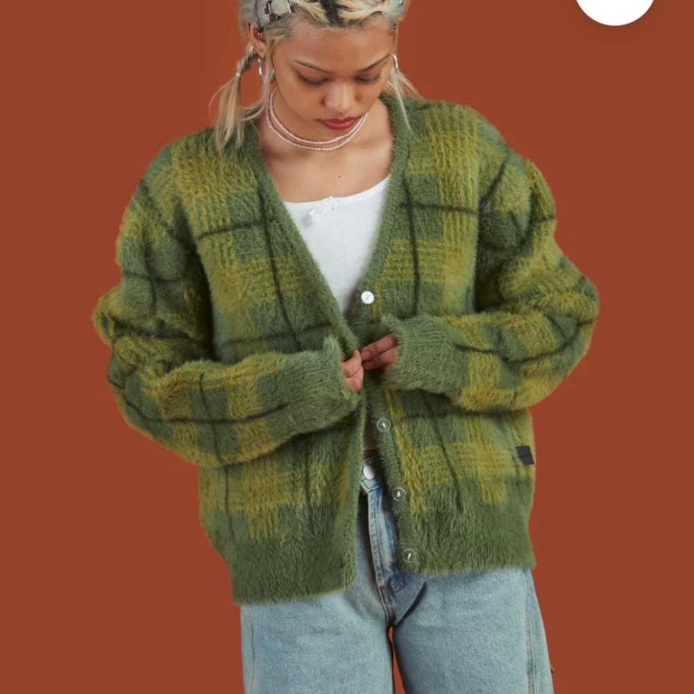UNIF TY Green Plaid Thick Heavy Button Front Fuzzy Cardigan Sweater Top - Picture 12 of 12